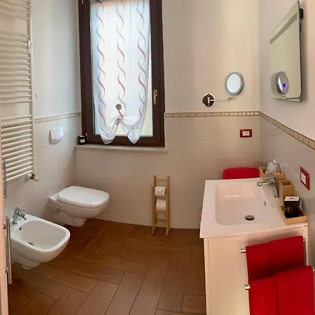 Affittacamere Bb Borgo Biella 4*